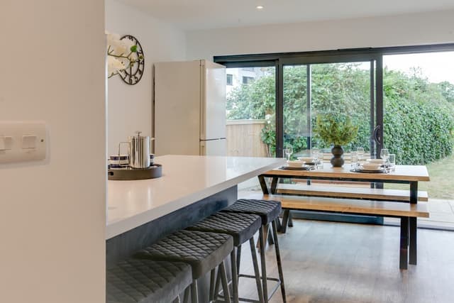 Big Discounts |4 Bed House | Parking  | Garden - View 3