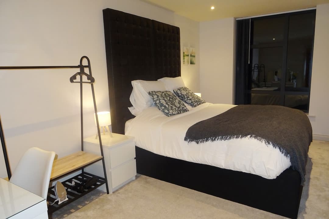 Modern Flat - Leeds City Centre  - View 3