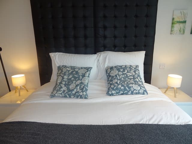 Modern Flat - Leeds City Centre  - View 3