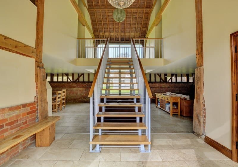  Beautiful Barn In Suffolk - Sleeps 10 - View 5