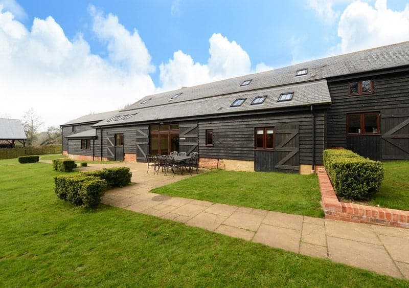 Beautiful Barn In Suffolk - Sleeps 10 - View 6