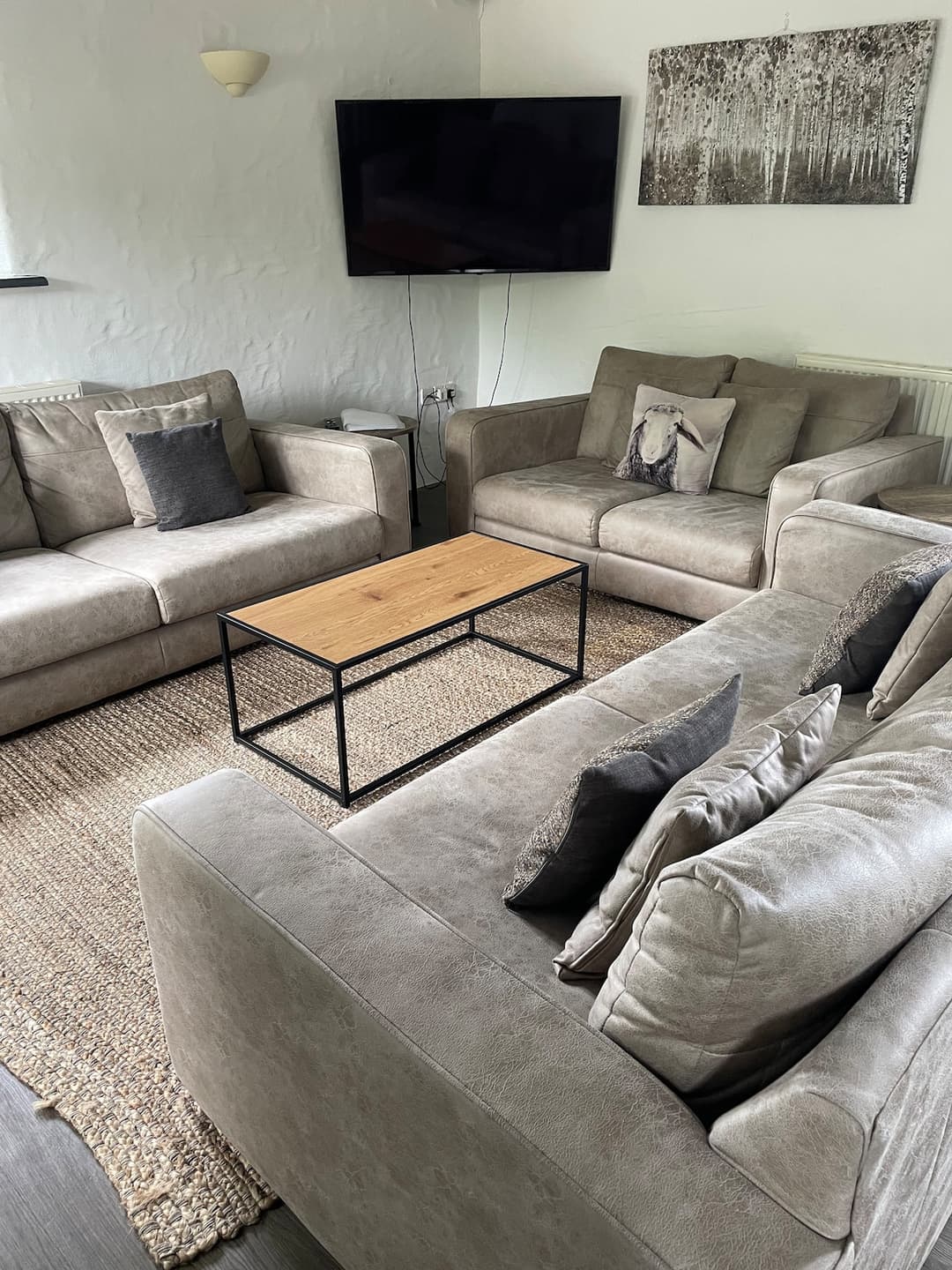 Mid Cornwall 4 Double Bedroom, 3 Bathroom Barn Conversion With Private Hot Tub - View 5