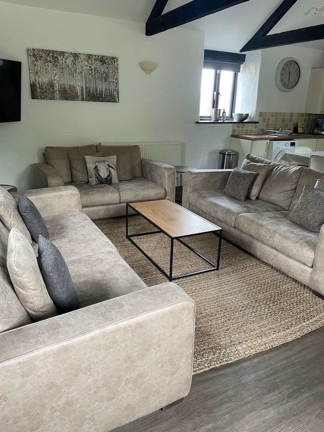 Mid Cornwall 4 Double Bedroom, 3 Bathroom Barn Conversion With Private Hot Tub - View 9