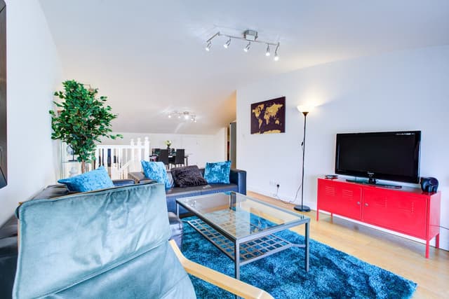 Thames View - 3 Bedroom Apt -  - View 3