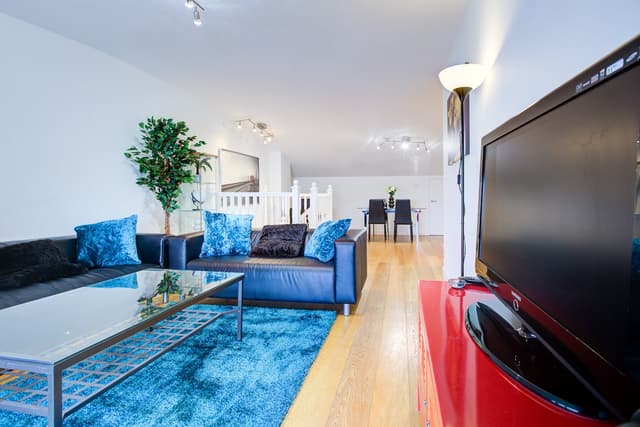Thames View - 3 Bedroom Apt -  - View 4