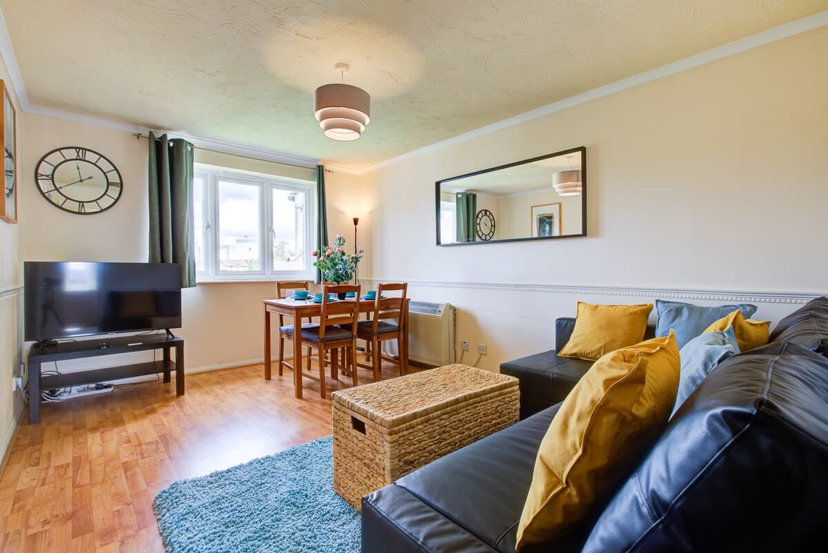 Dalton Plaza - 2 Bedroom Apartment In London