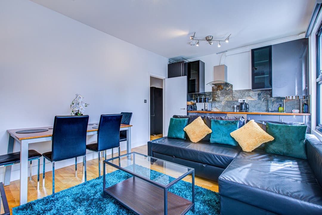  2 Bedroom Apartment In Peckham - View 2