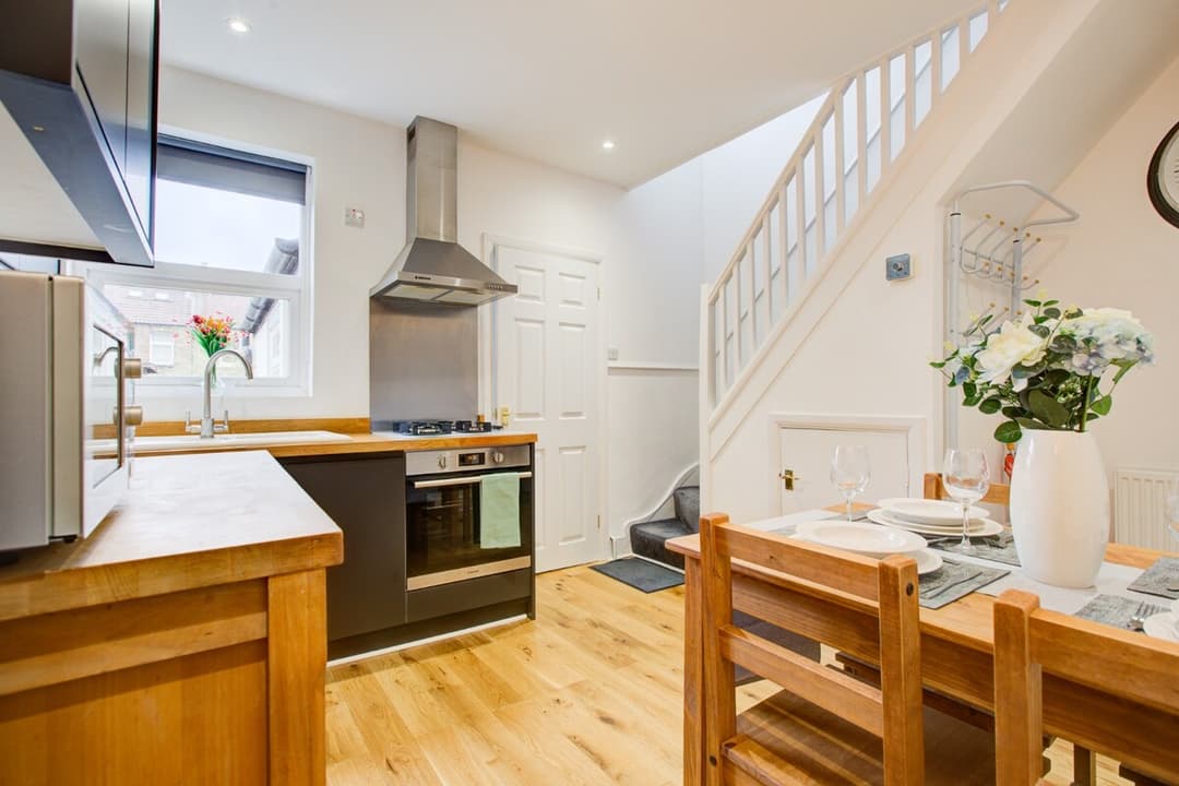 Stratford Gardens - 2 Bed House -  - View 2