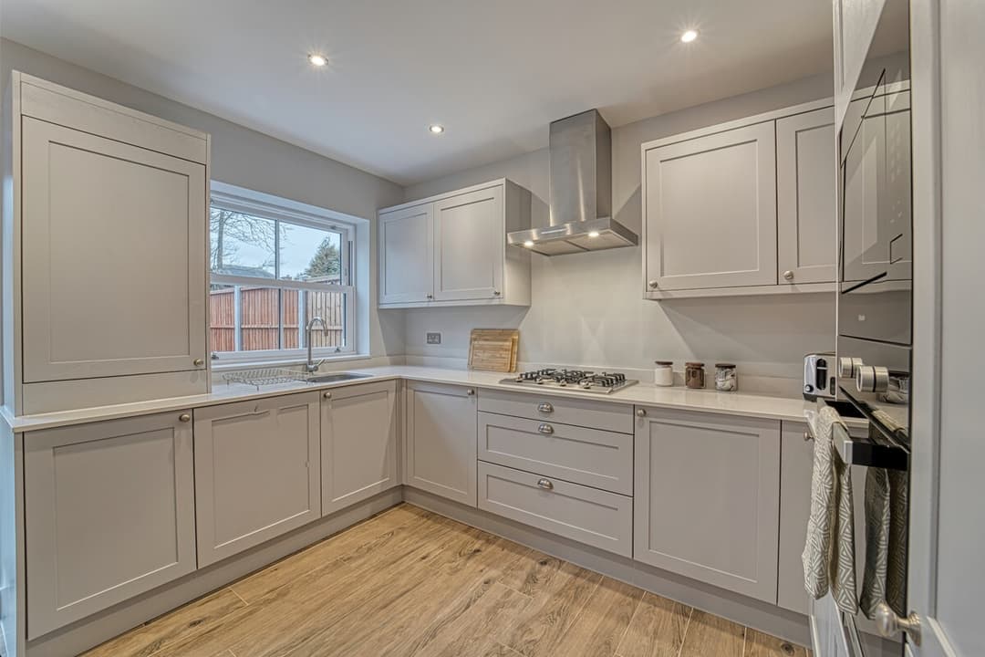 Incredible Kitchen, FREE Parking, Garden, Central - View 4
