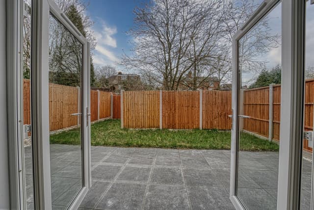 Incredible Kitchen, FREE Parking, Garden, Central - View 4
