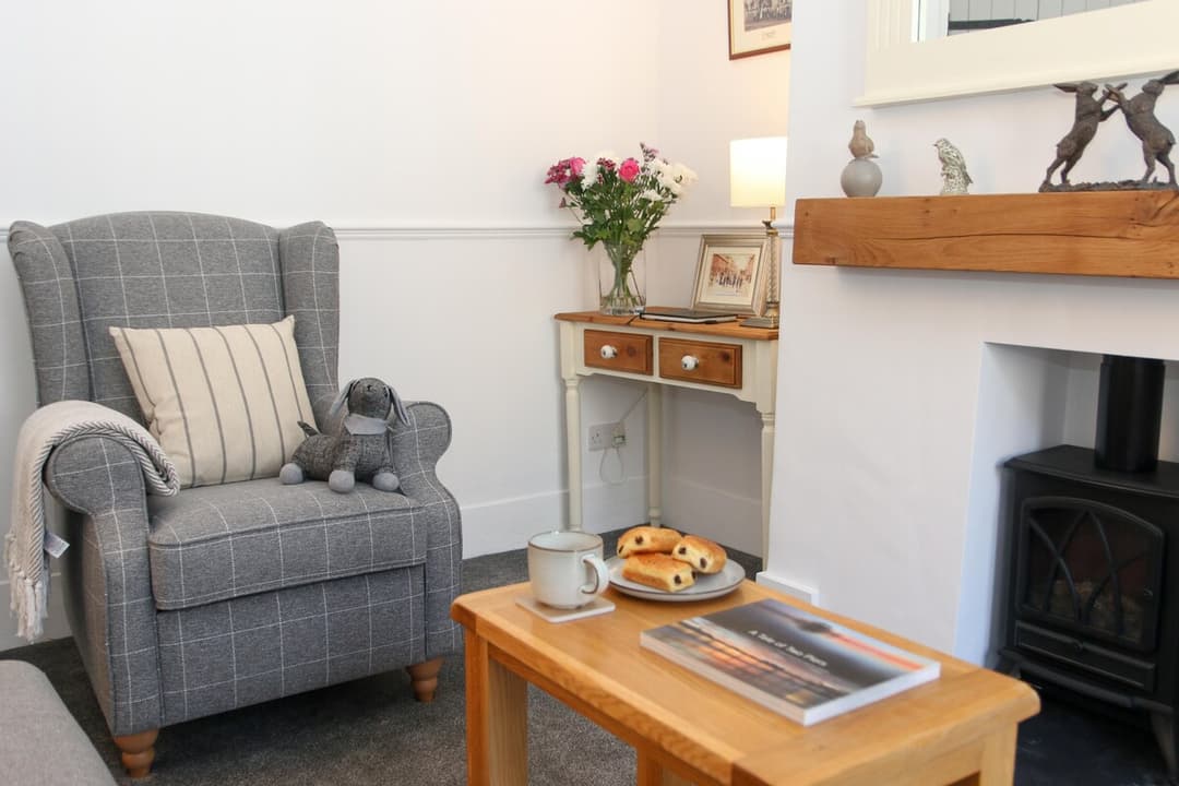 Newly Refurbished 2-Bed - Patio, Netflix & Wi-Fi - View 2