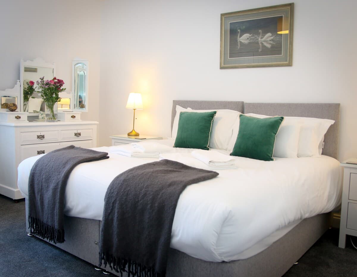 Newly Refurbished 2-Bed - Patio, Netflix & Wi-Fi