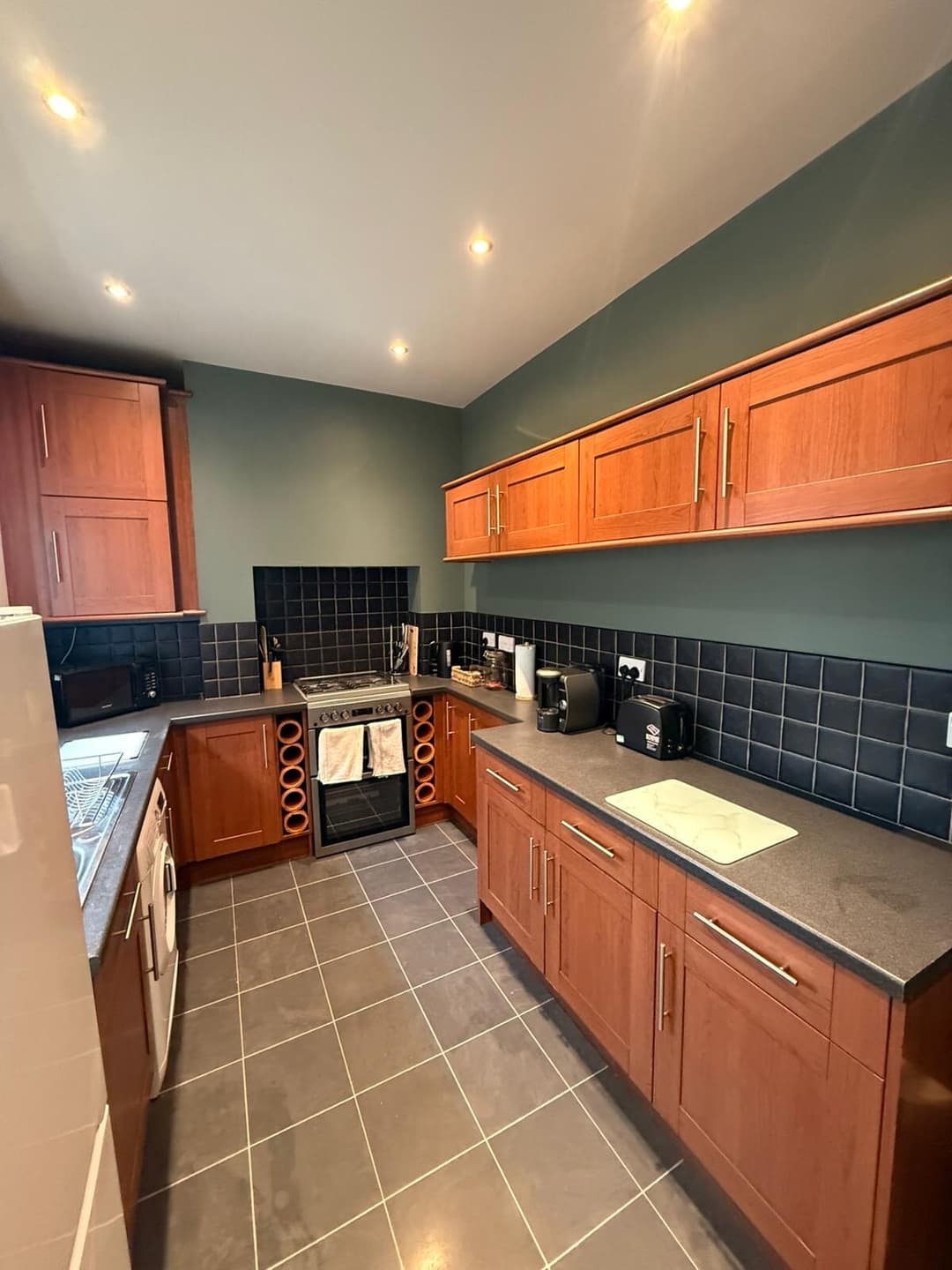 2 Bed Cottage Cannock - View 5