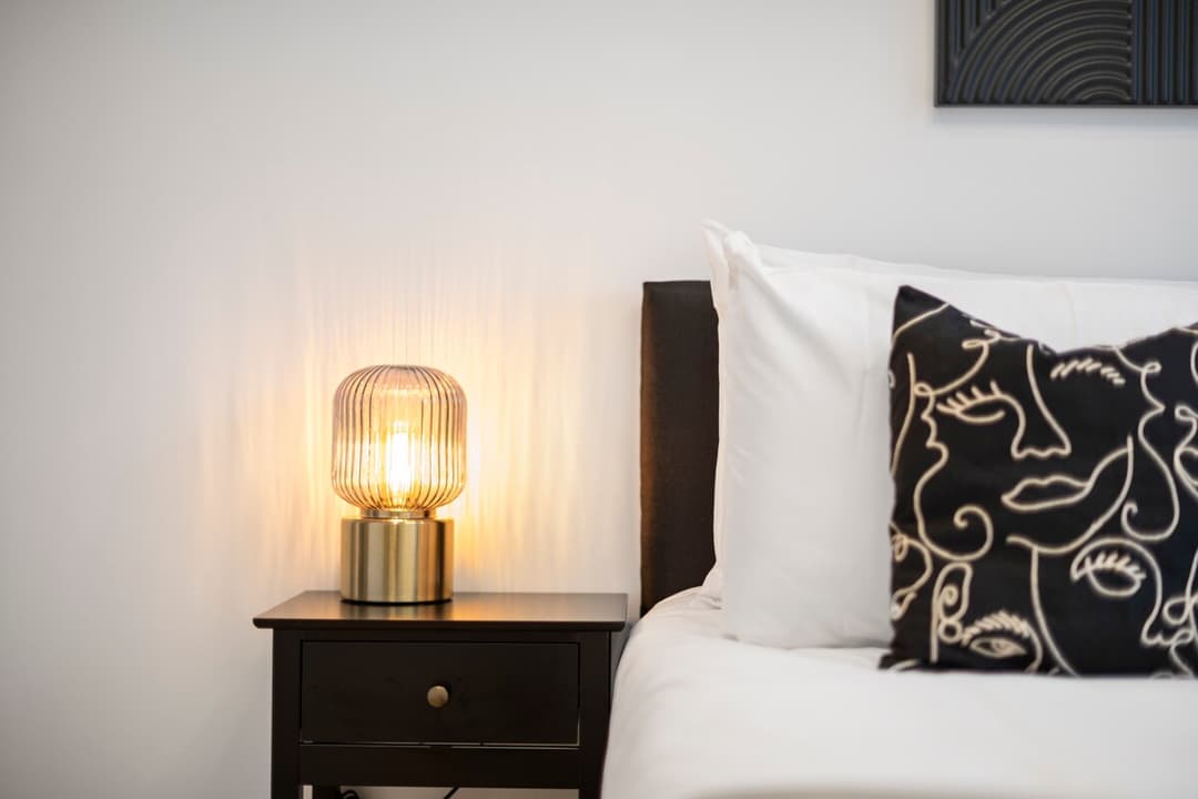 Near Town Centre, Big Patio, Free Parking Sleeps 8 - View 6