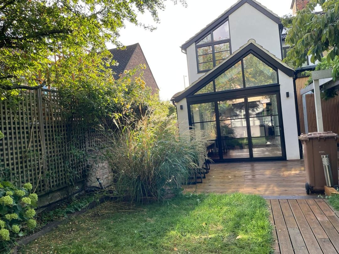 Spacious 4 Bedroom House by Oxford Train Station - View 6