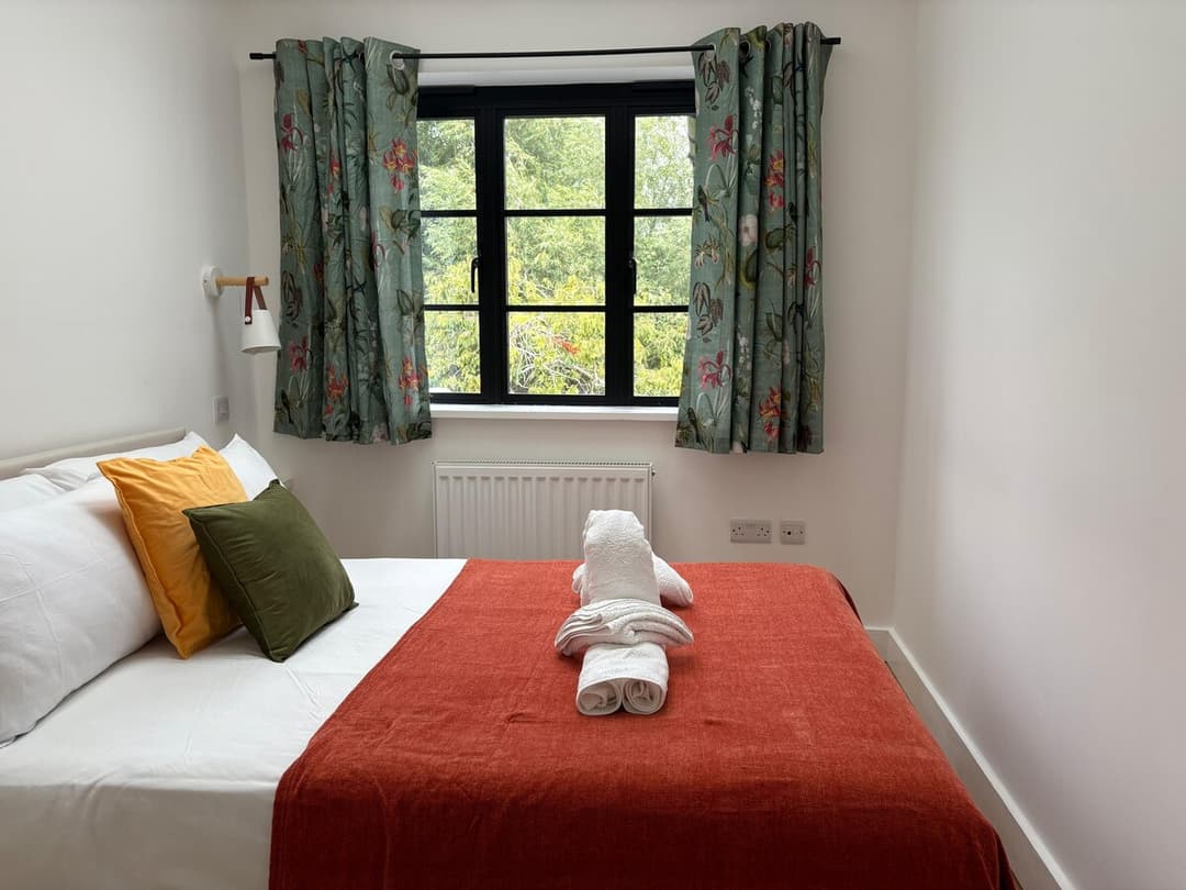 Spacious 4 Bedroom House by Oxford Train Station - View 15