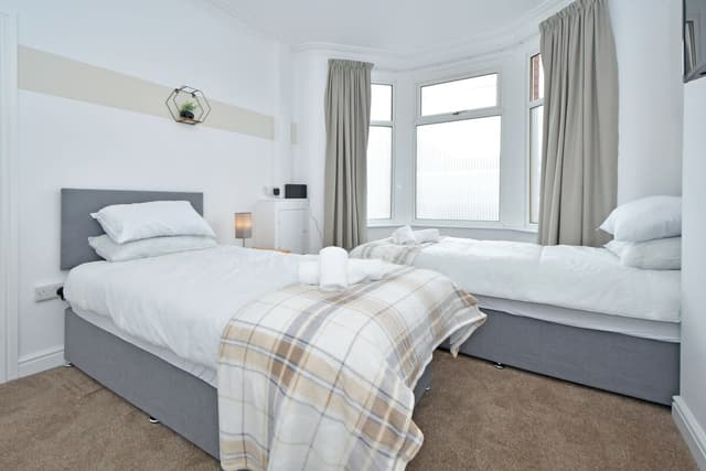 Entire 3 Bedroom 2 Bathroom Home In Cheshire East, United Kingdom - View 2