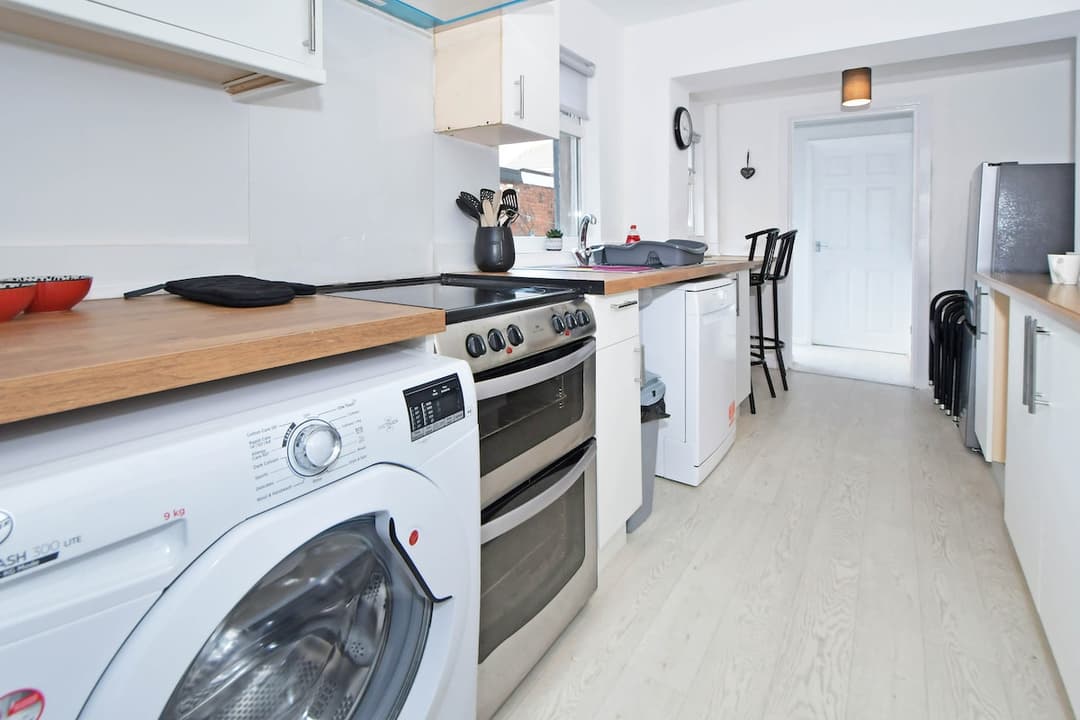 Entire 3 Bedroom 2 Bathroom Home In Cheshire East - View 5