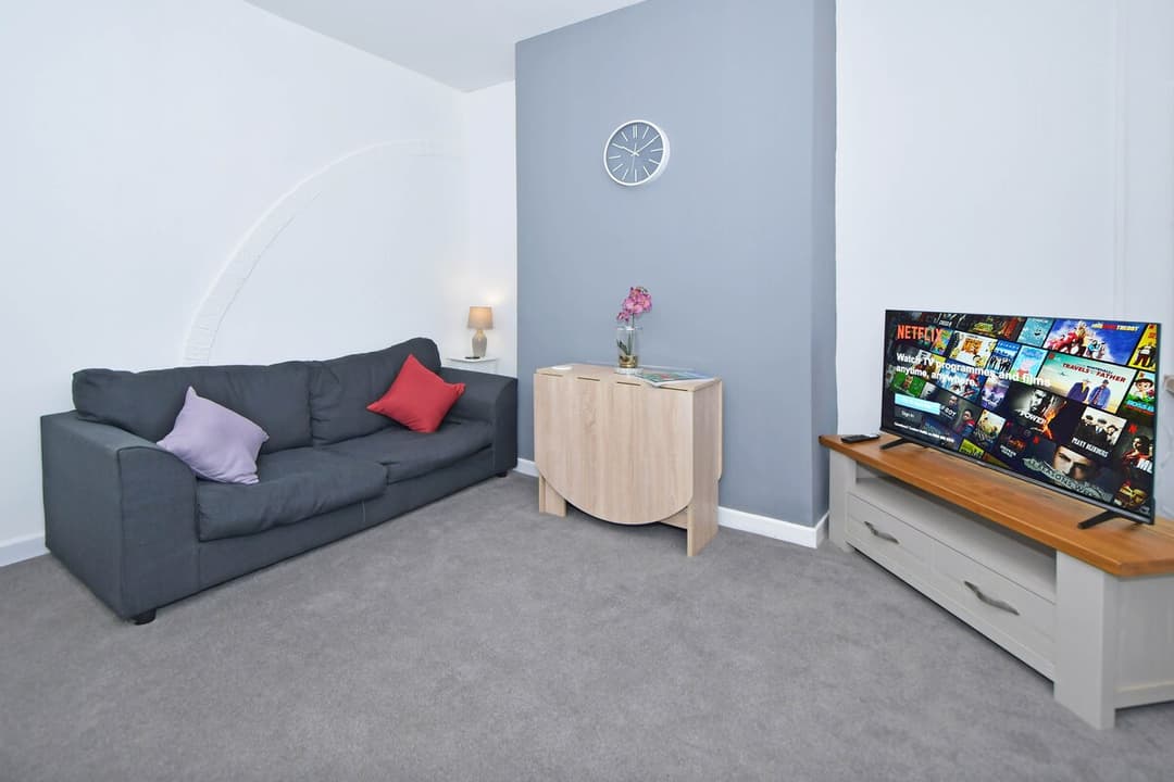 Entire 3 Bedroom 2 Bathroom Home In Cheshire East - View 2
