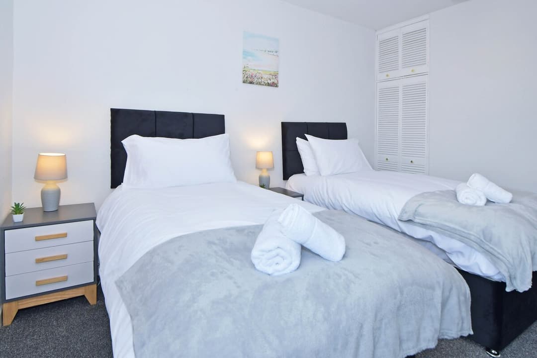 Entire 3 Bedroom 2 Bathroom Home In Cheshire East - View 30