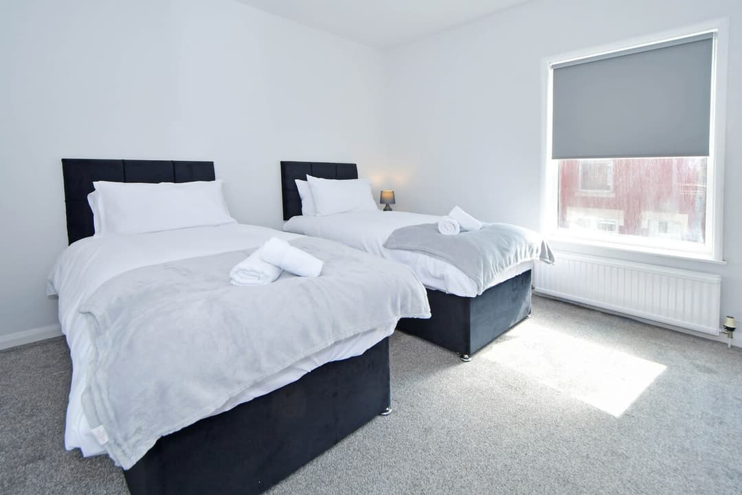 Entire 3 Bedroom 2 Bathroom Home In Cheshire East - View 44