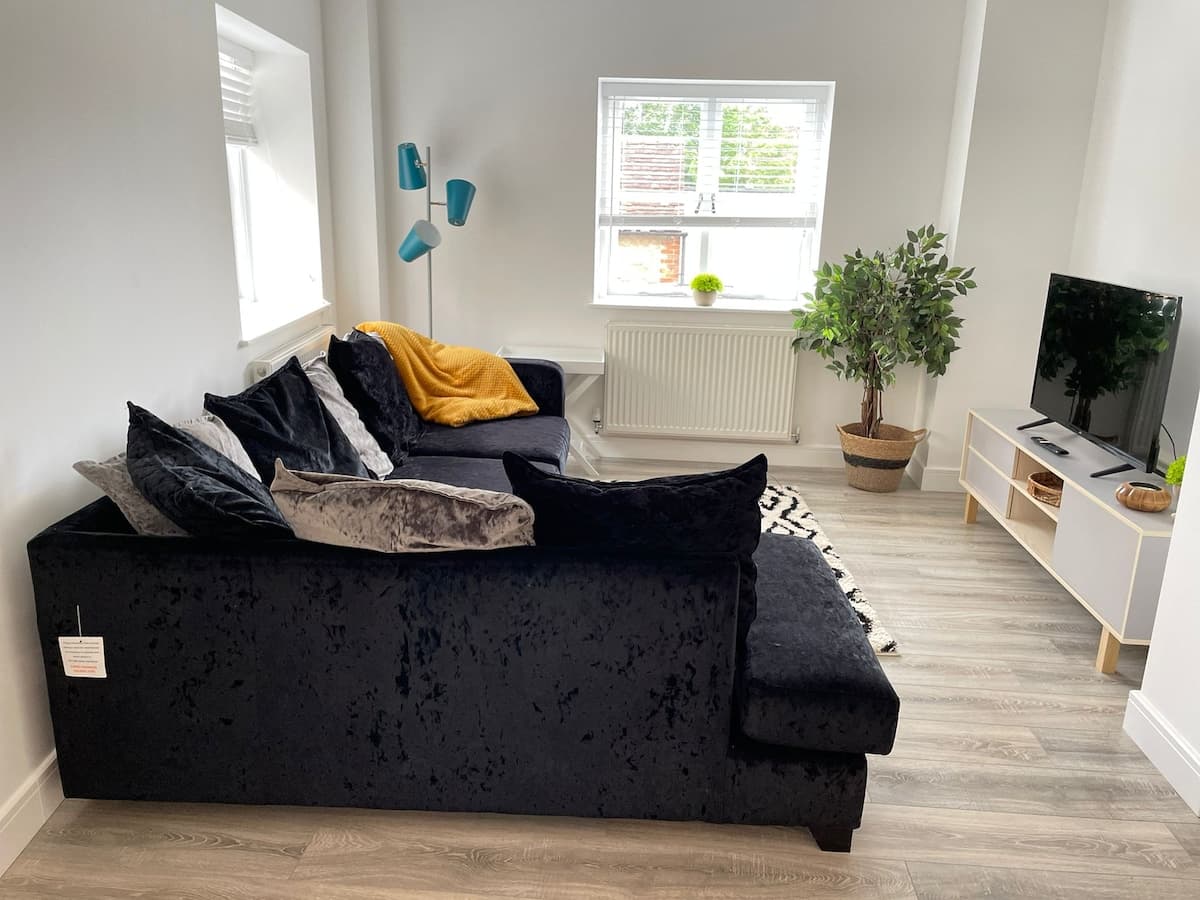 Spacious 2 Bedroom Flat in Bicester