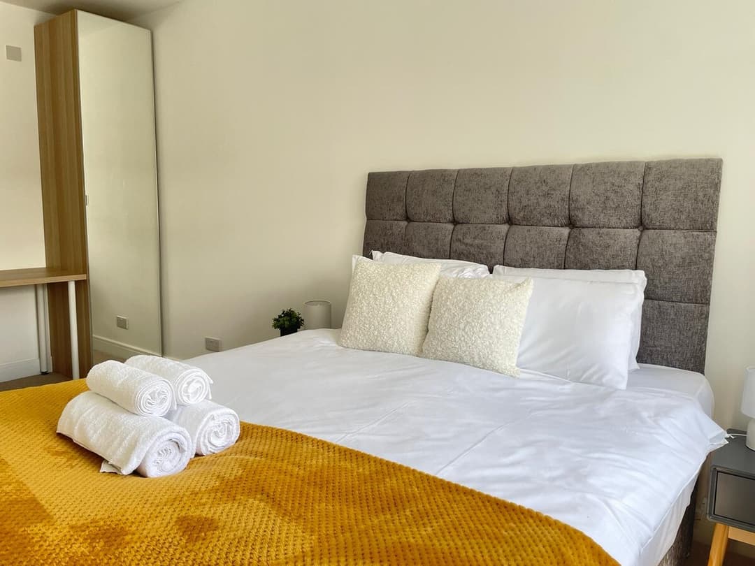 Spacious 2 Bedroom Flat in Bicester - View 4