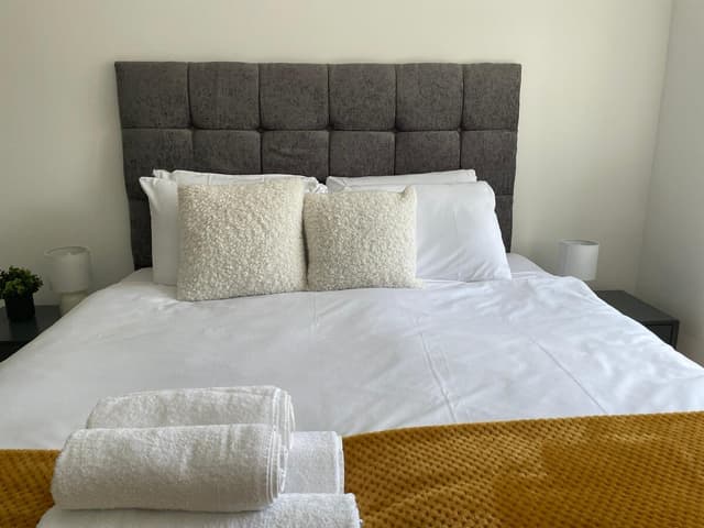 Spacious 2 Bedroom Flat in Bicester - View 4