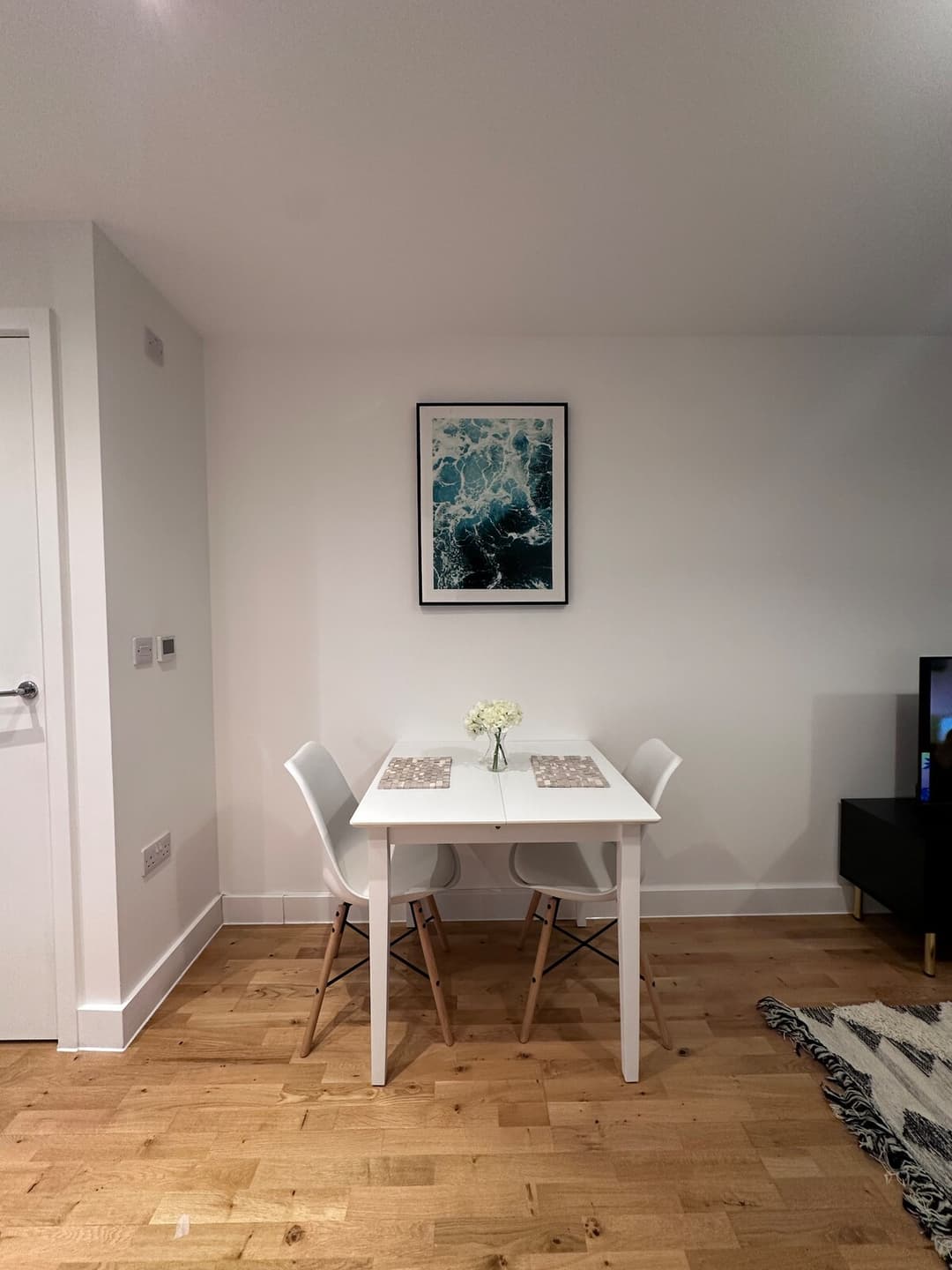 Cosy Stevenage Town Centre flat near park & museum - View 5