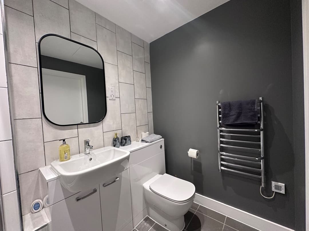 Cosy Stevenage Town Centre flat near park & museum - View 6