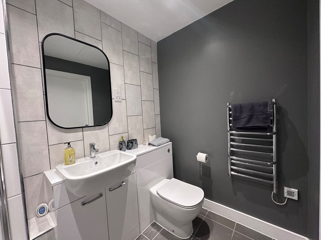 Cosy Stevenage Town Centre flat near park & museum - View 7