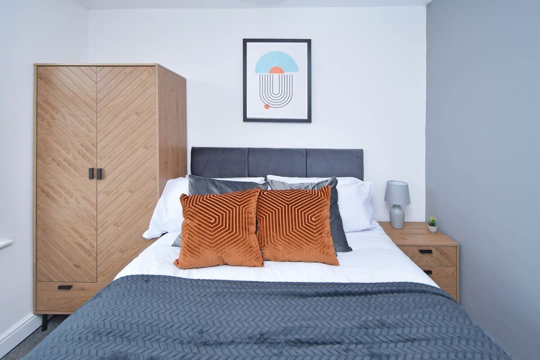 5 Bedroom 3 Bathroom Entire Home In Cheshire East, United Kingdom - View 27
