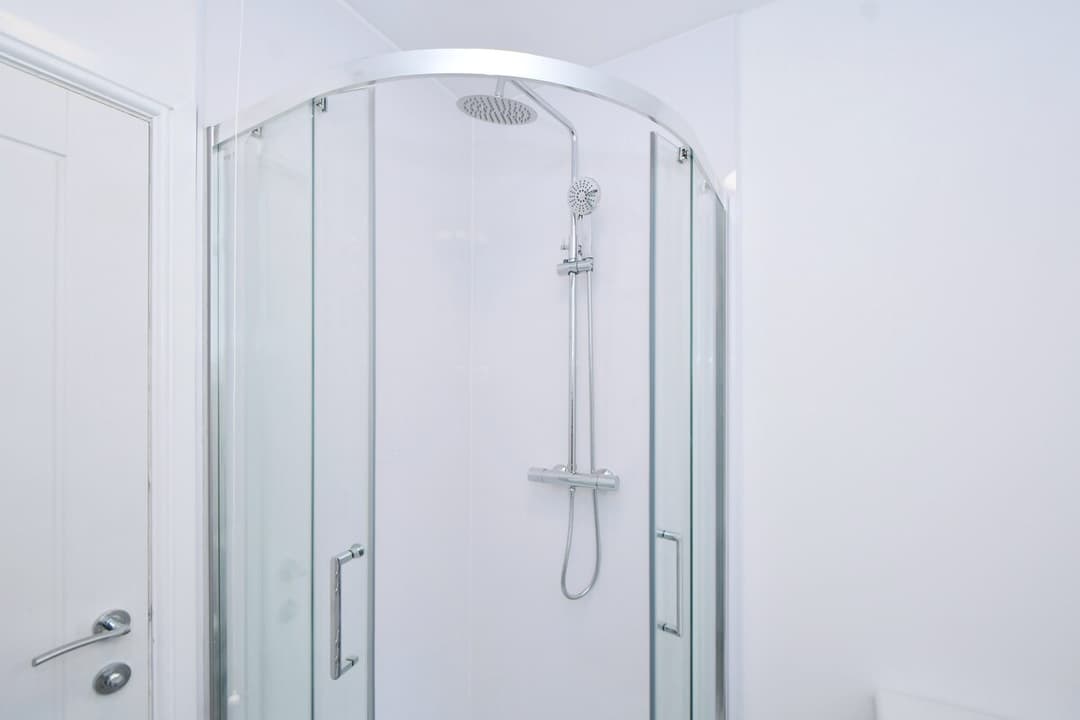 5 Bedroom 3 Bathroom Entire Home In Cheshire East, United Kingdom - View 29