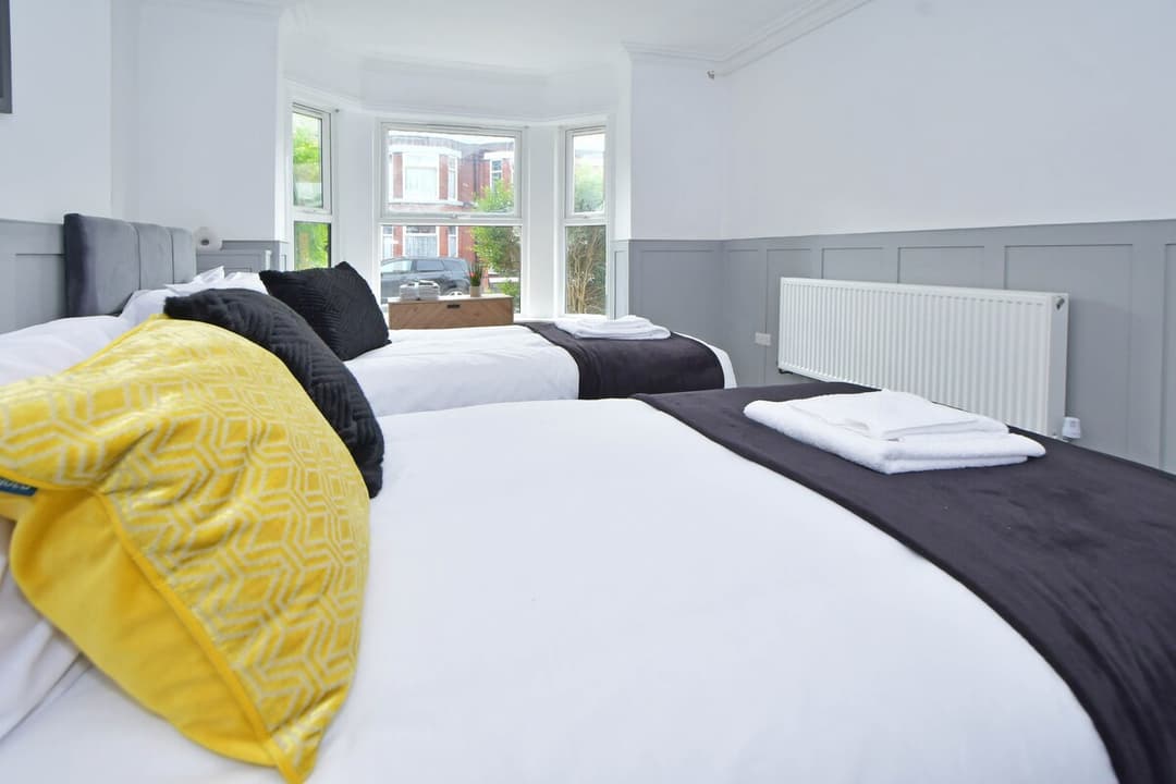 5 Bedroom 3 Bathroom Entire Home In Cheshire East, United Kingdom - View 49