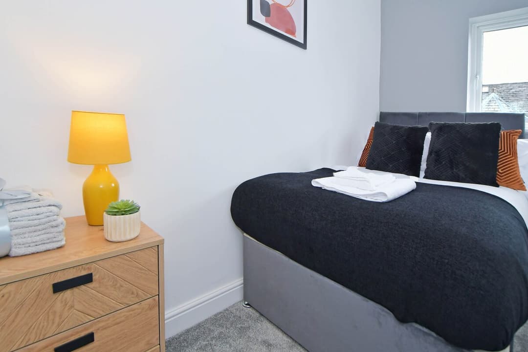 5 Bedroom 3 Bathroom Entire Home In Cheshire East, United Kingdom - View 54