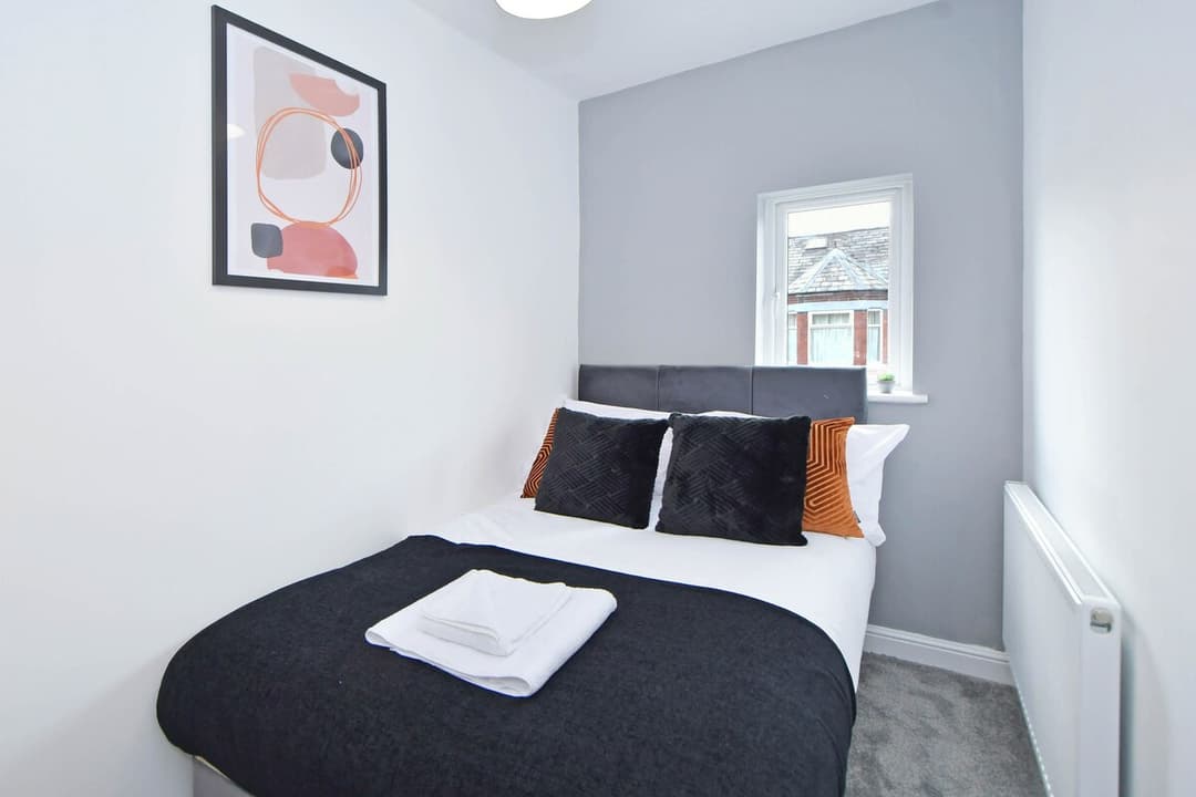 5 Bedroom 3 Bathroom Entire Home In Cheshire East, United Kingdom - View 56