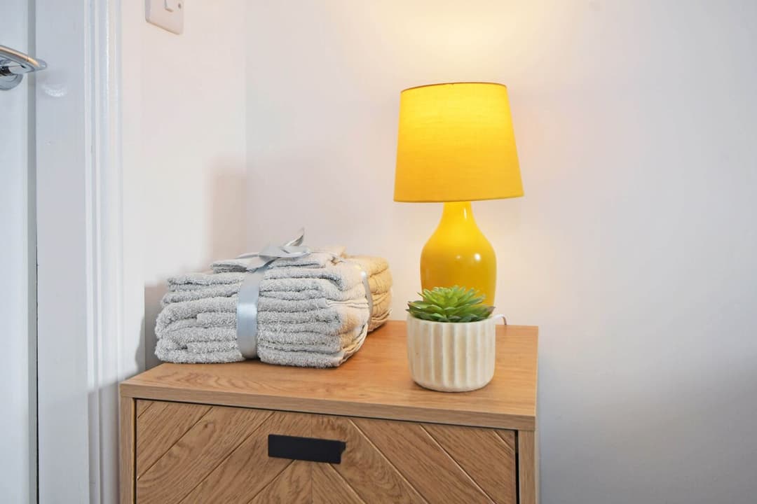 5 Bedroom 3 Bathroom Entire Home In Cheshire East, United Kingdom - View 57