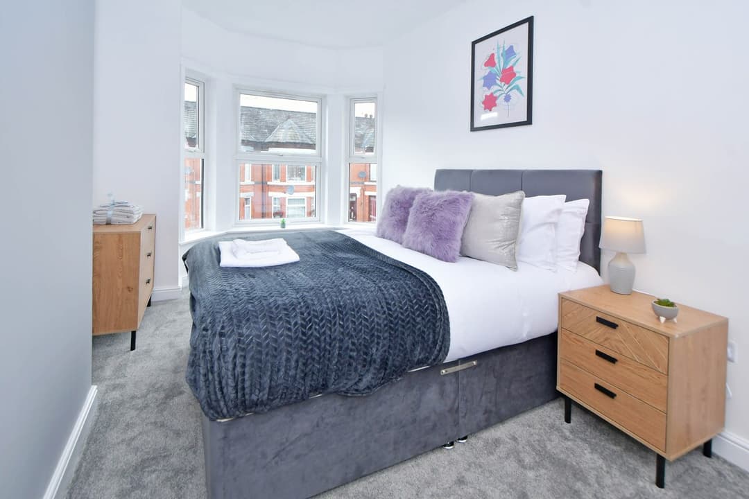 5 Bedroom 3 Bathroom Entire Home In Cheshire East, United Kingdom - View 60