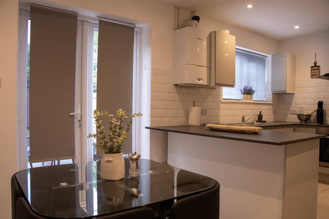Comfy 3 Bed House In Stevenage With Free Allocated Parking, Sleeps 6 - View 3