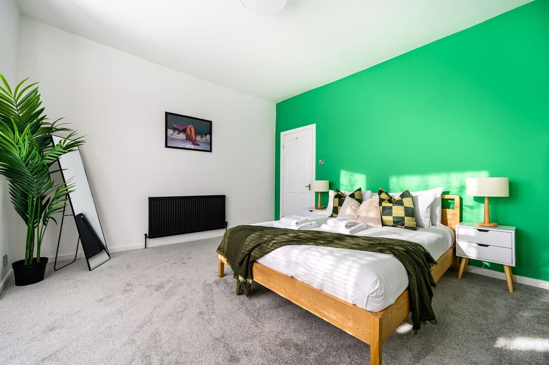Stylish 4-Bed Home | Parking | Work & Leisure - View 10