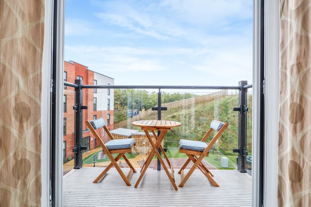 Contractor Ready Apt • Free Parking • Fast Wi-Fi - View 3