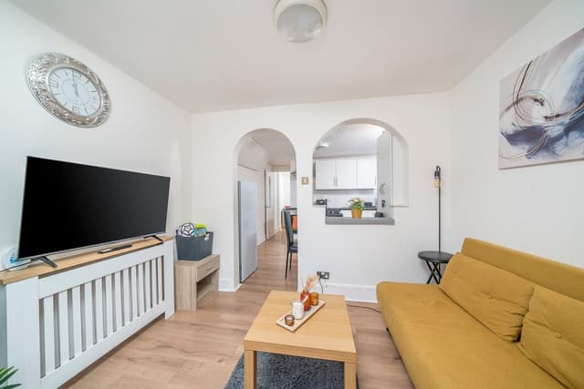 London 2-Bed Flat | Wood Green | Permit Parking - View 3