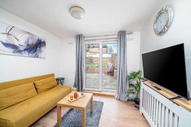 London 2-Bed Flat | Wood Green | Permit Parking - View 1
