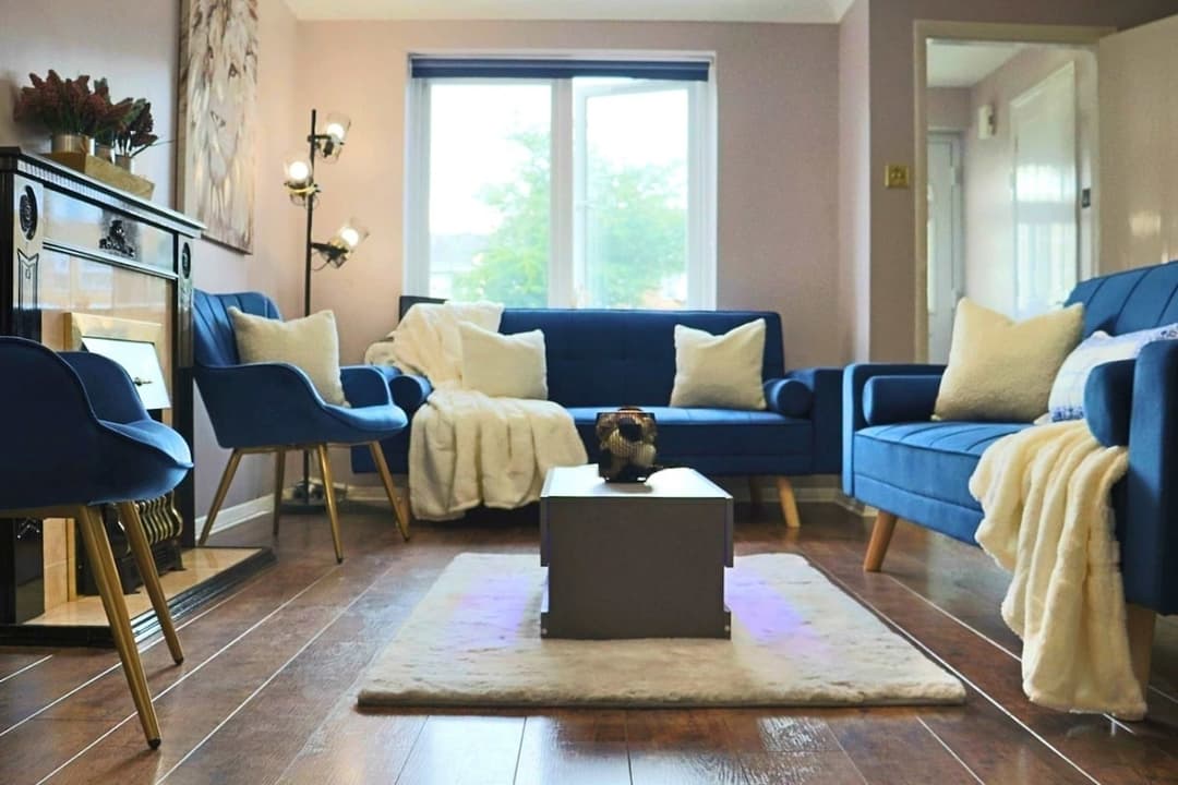 Luxury 3BR House Parking Fast WiFi Heathrow - View 1