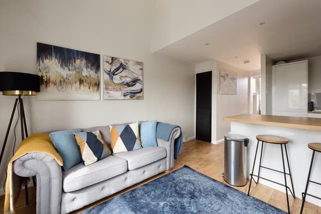 Unique Maisonette @ Town Centre - View 2