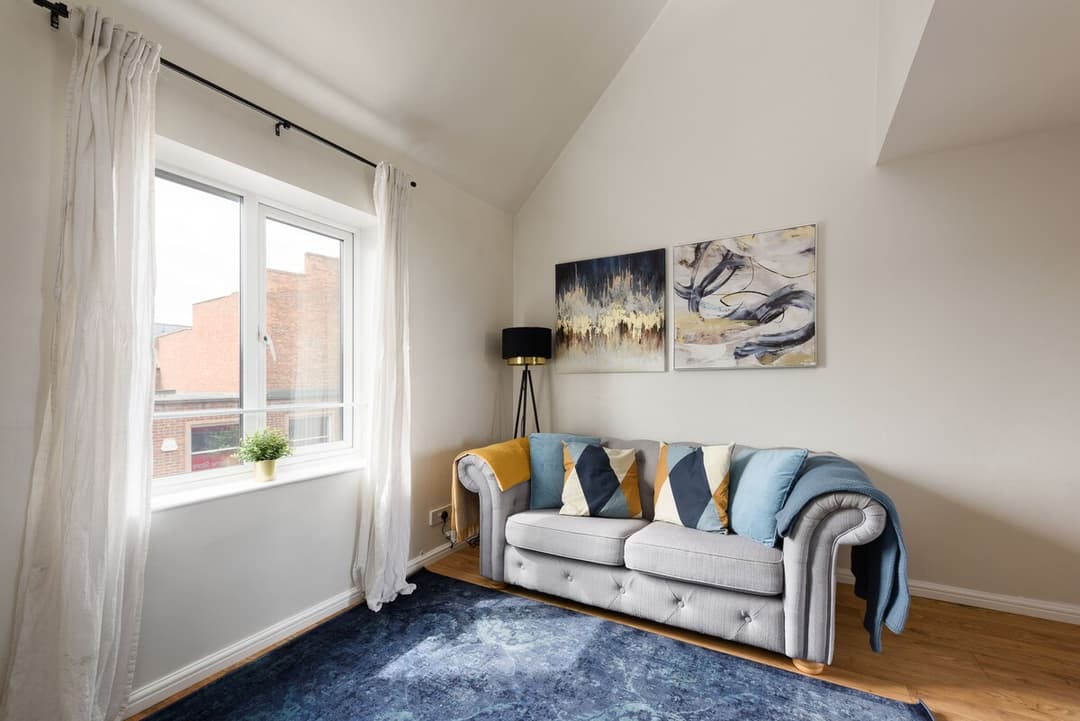 Unique Maisonette @ Town Centre - View 4