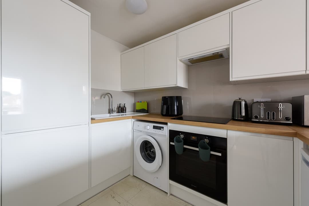 Unique Maisonette @ Town Centre - View 6