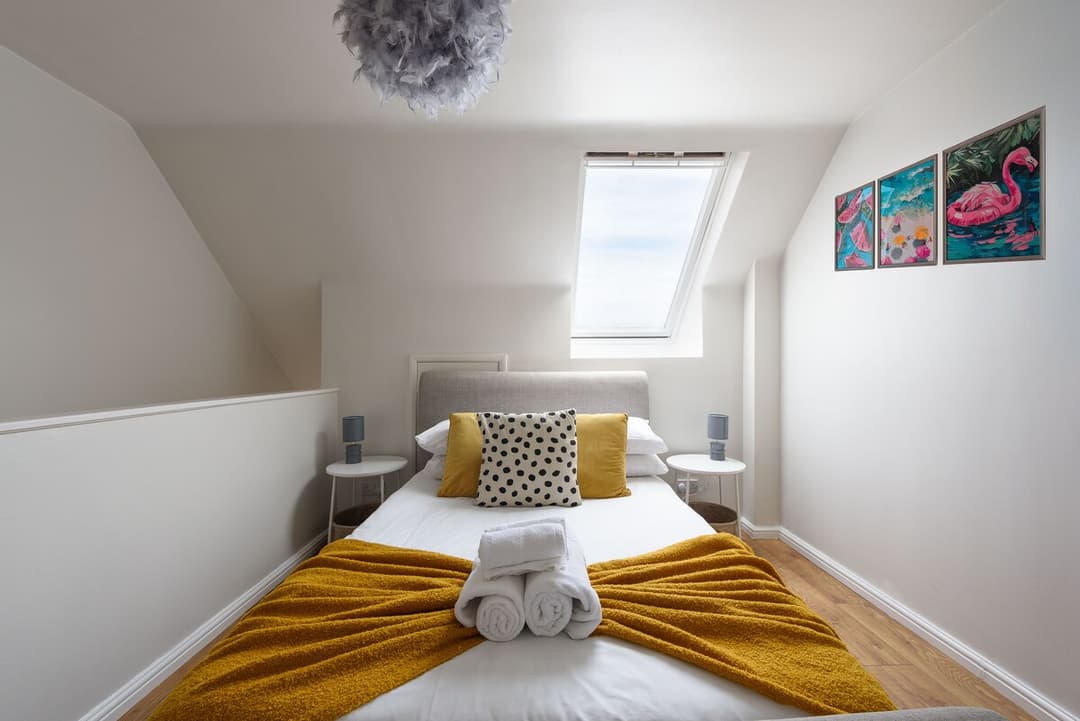 Unique Maisonette @ Town Centre - View 10