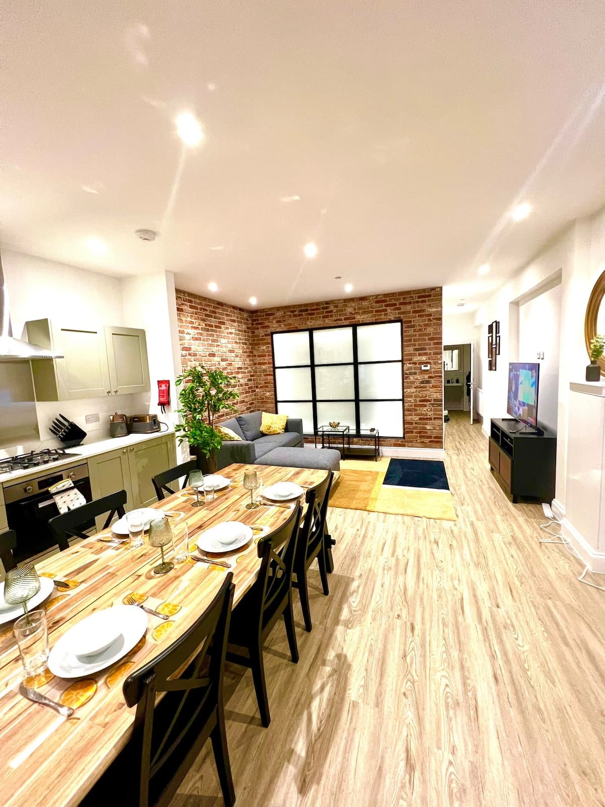 1 Bedroom Apartment