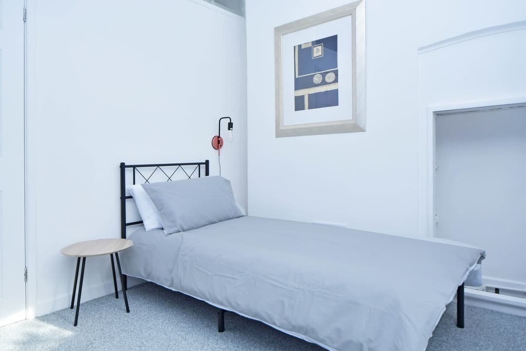 Spacious 3 Bedroom Modern House In Cheshire East - View 27